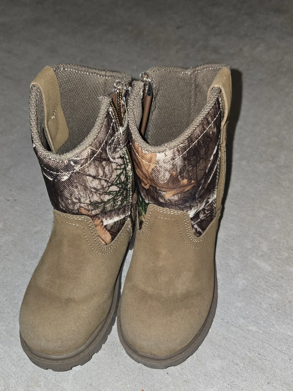 Magellan Outdoors Toddler Tan and Brown Camo Pull-On Boots Size 9c